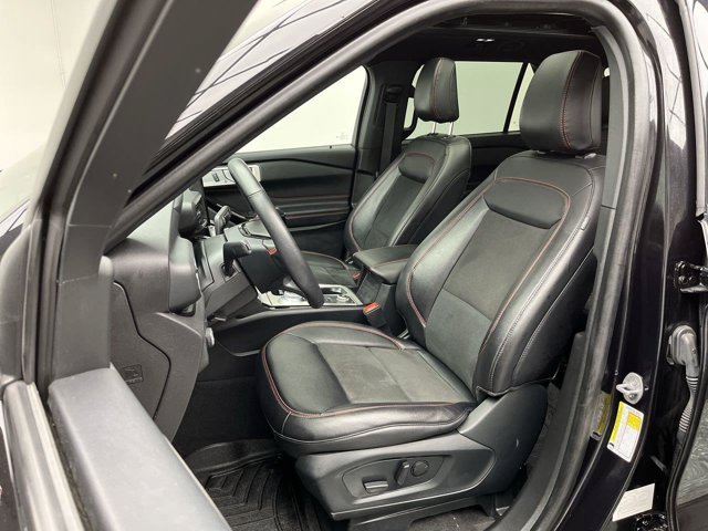 Used 2023 Agate Black Ford ST-Line image 12