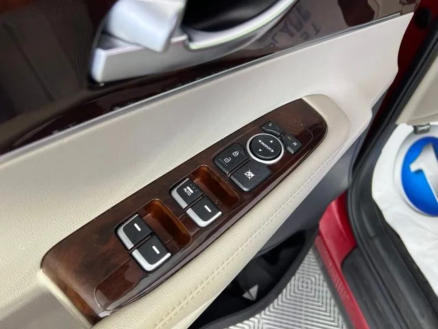 Used 2018 Red Kia LX image 13