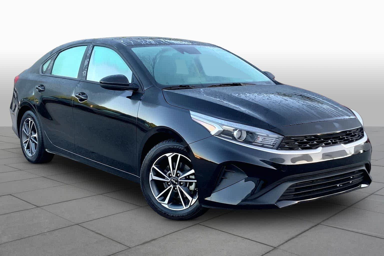 Used 2023 Aurora Black Kia LXS image 3