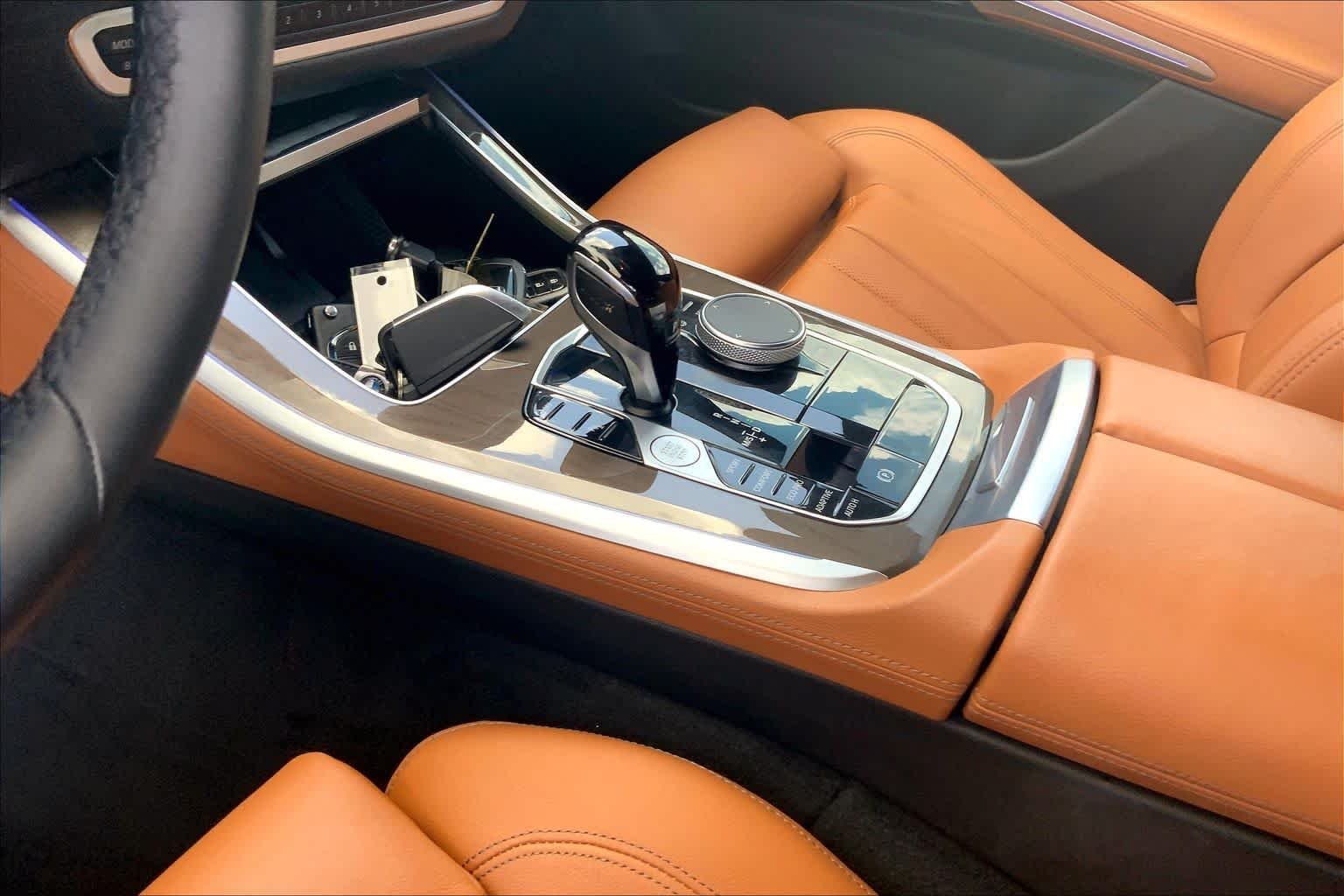 Used 2022 Black Sapphire Metallic BMW sDrive40i image 16