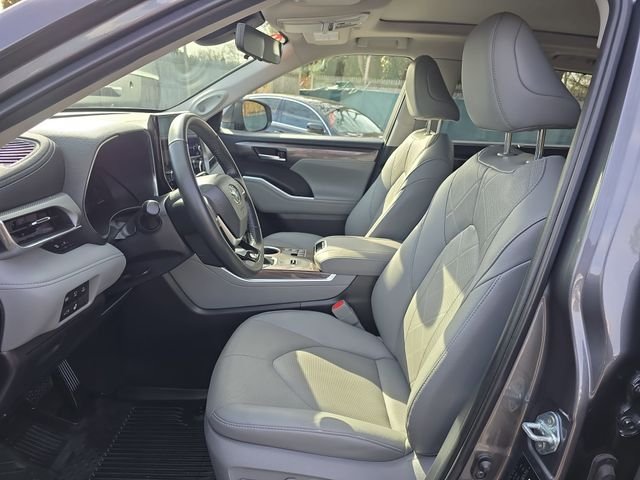 Used 2024 Gray Toyota Platinum image 16