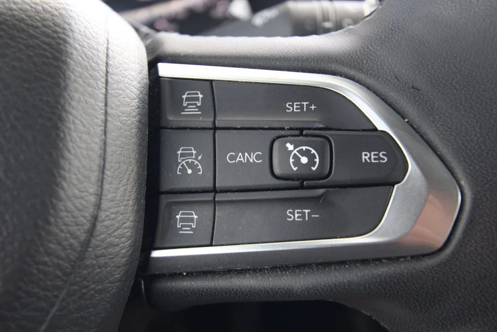 Used 2024 Silver Zynith Jeep Limited image 20