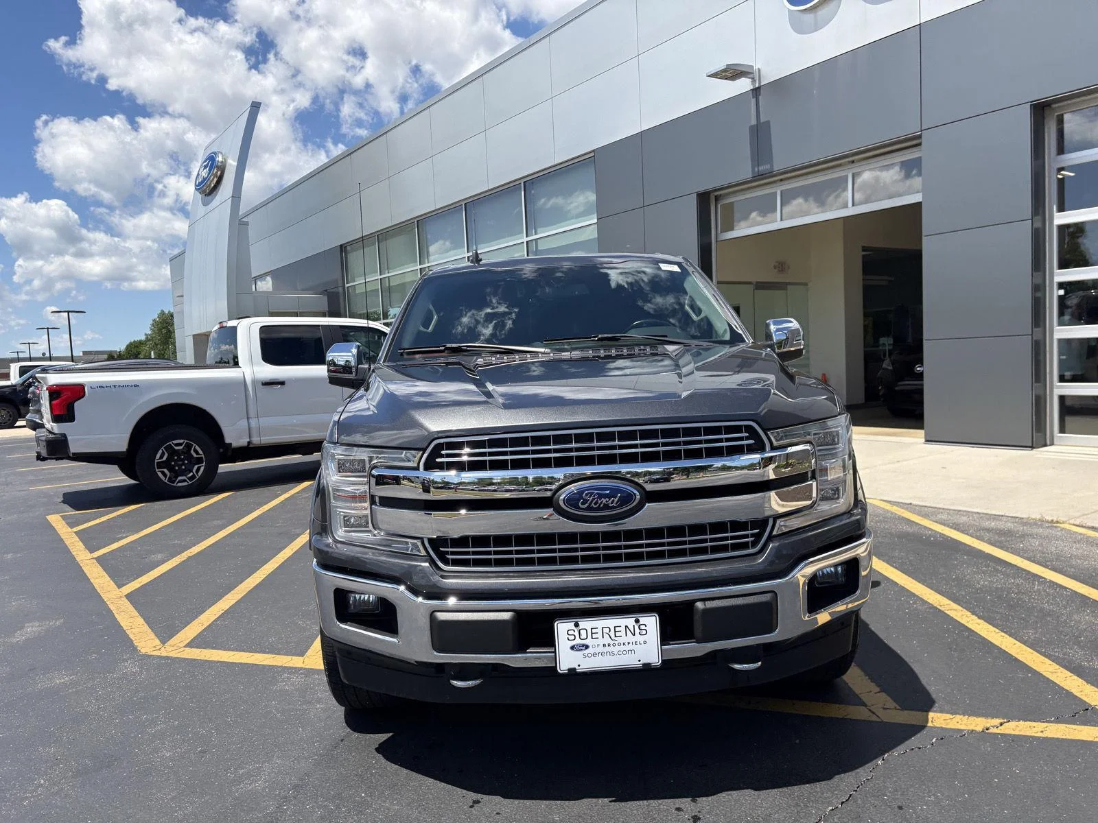 Used 2018 Magnetic Ford LARIAT image 2