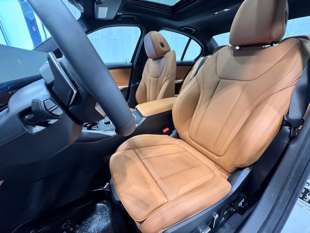 2026 BMW 3 Series 330i - Photo 16