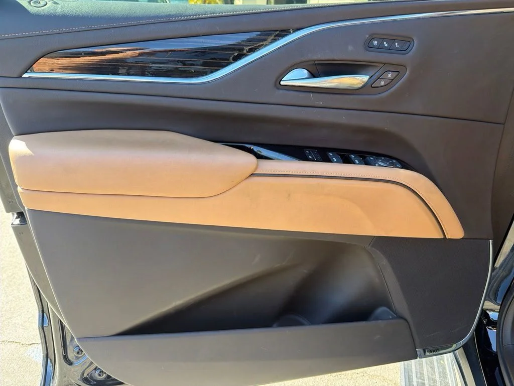 Used 2021 Black Cadillac Sport image 8