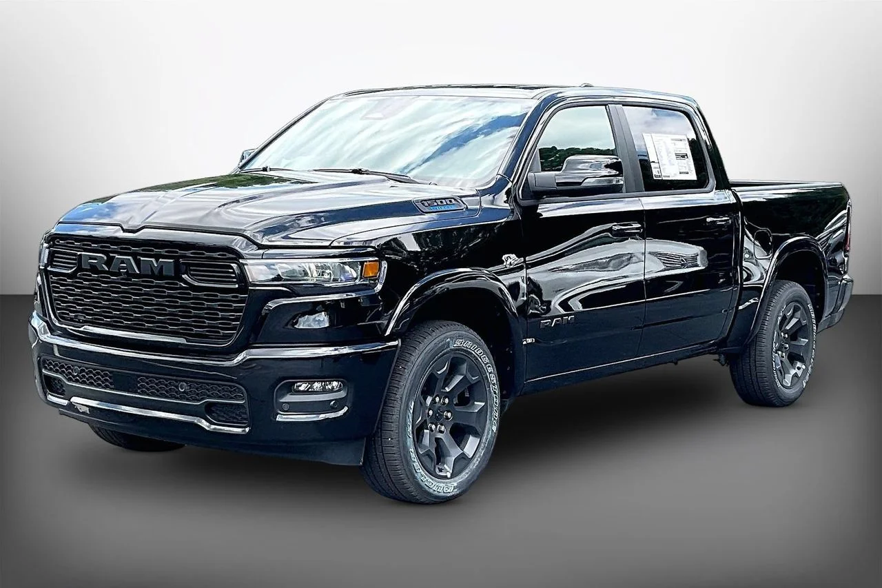 New 2026 Diamond Black Crystal Pearlcoat RAM Big Horn/Lone Star image 4