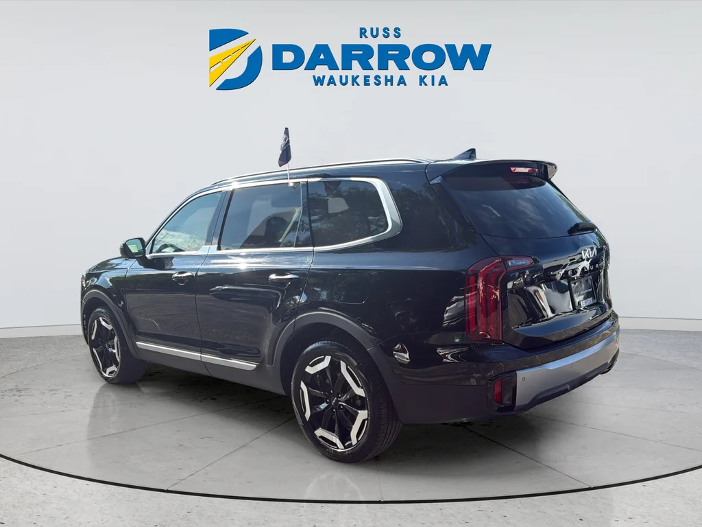 Used 2025 Black Kia S image 3