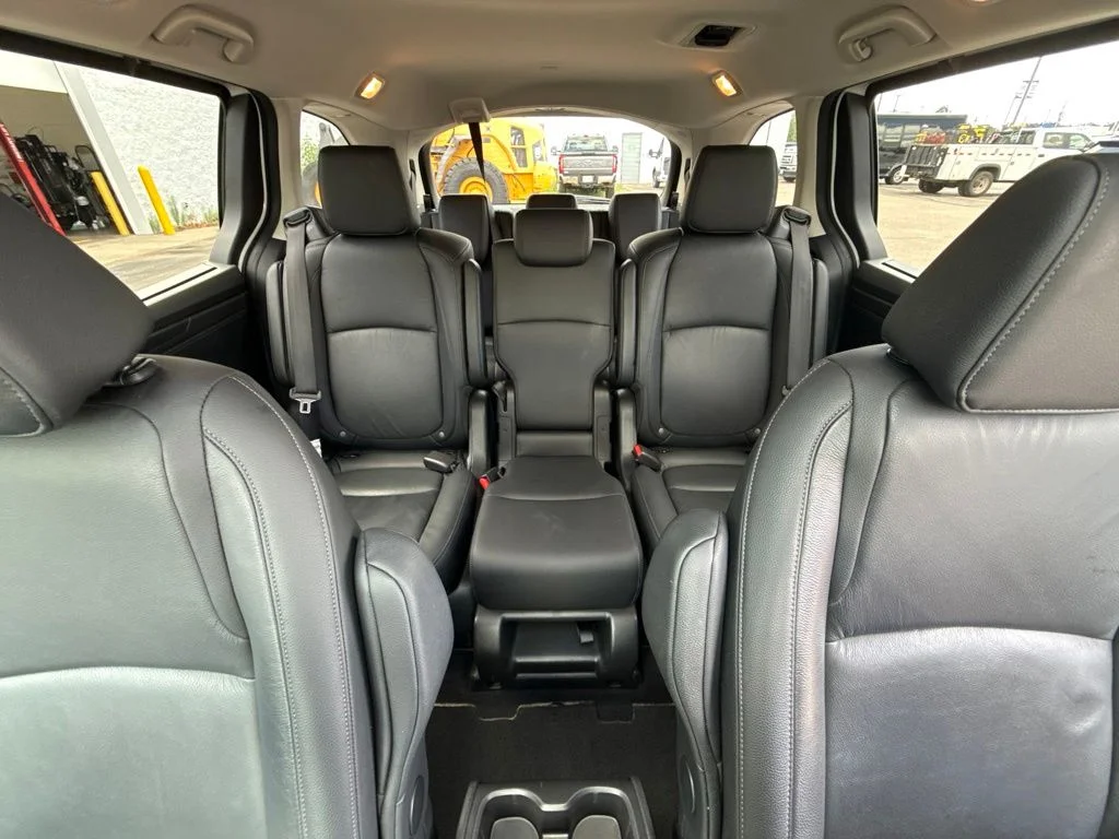 Used 2025 Platinum White Pearl Honda EX-L image 28