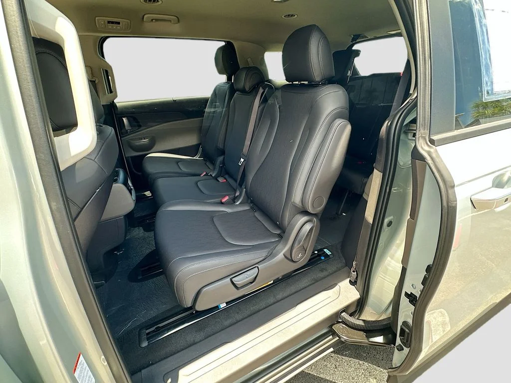 New 2026 Ivory Silver Kia EX image 24