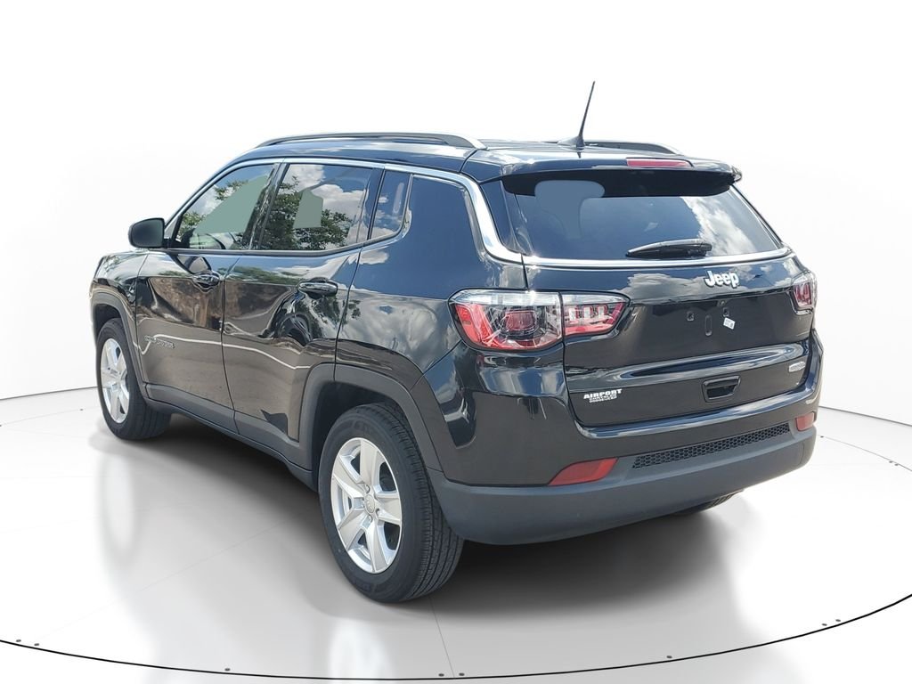 Used 2022 Black Jeep Latitude image 5