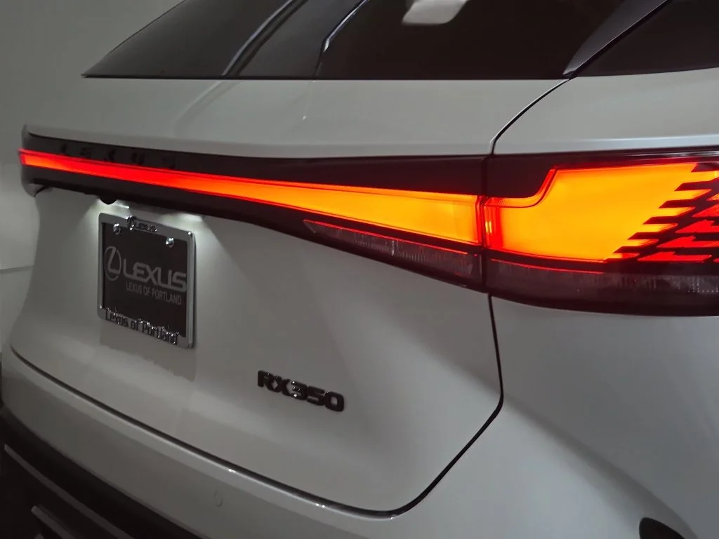 New 2026 Eminent White Pearl Lexus PREMIUM PLUS image 30