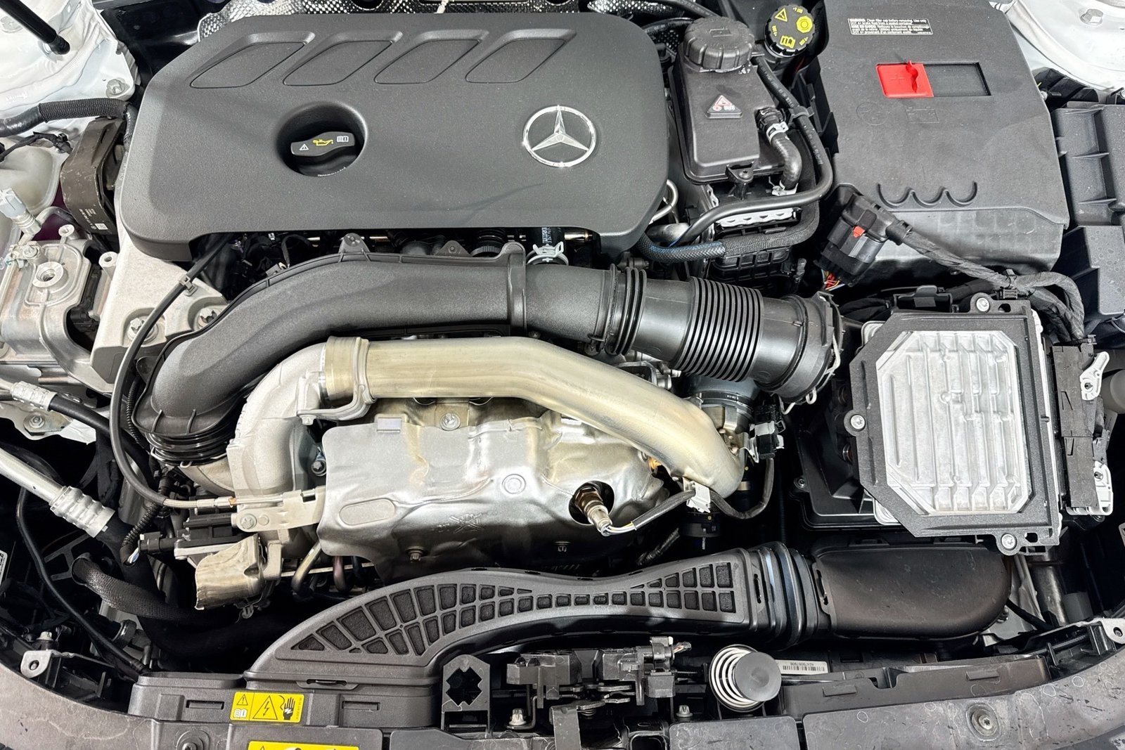New 2026 Polar White Mercedes-Benz GLB 250 image 28