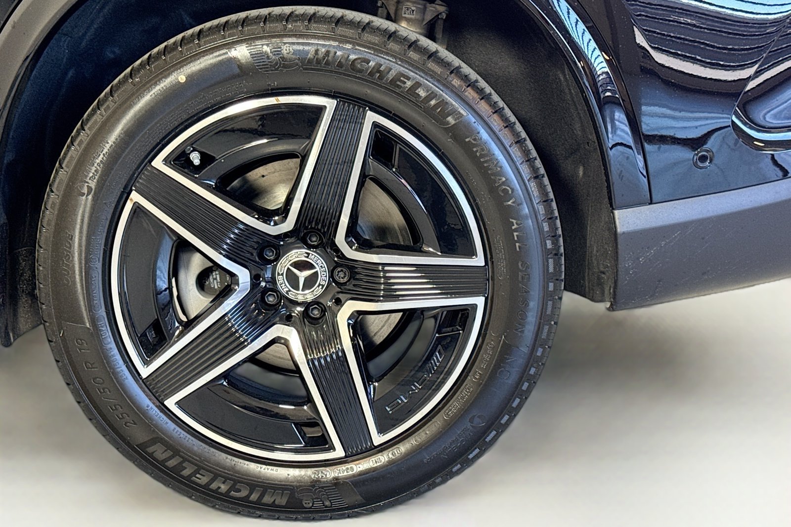 New 2026 Black Mercedes-Benz GLC 300 image 28