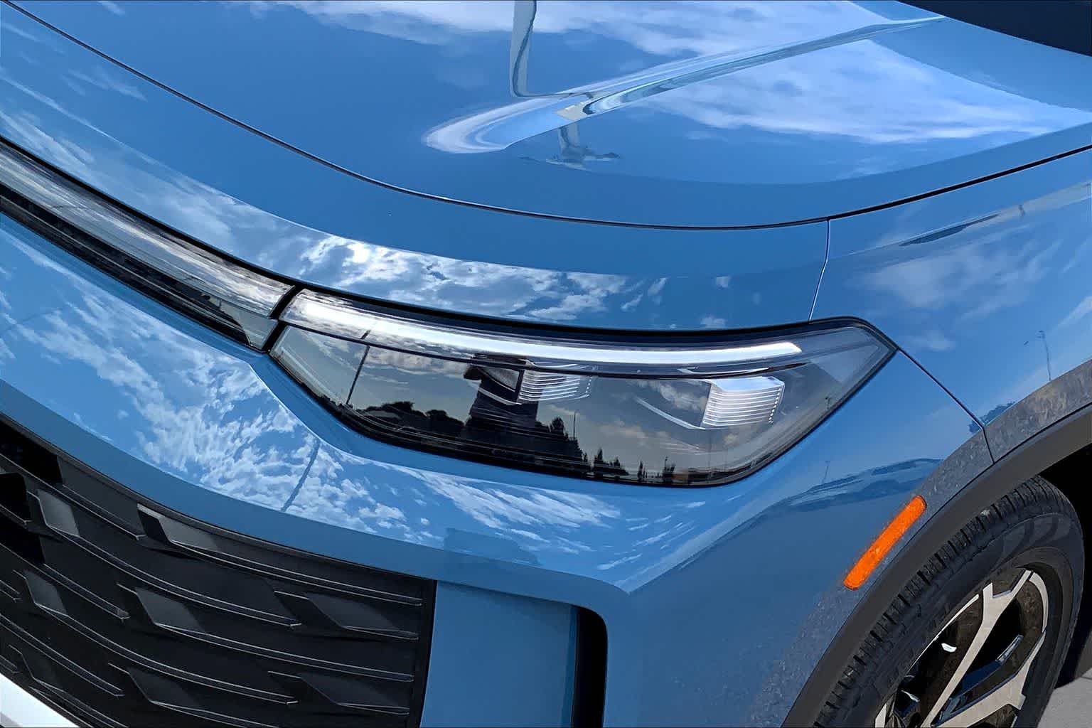 2025 Volkswagen Tiguan SE - Photo 13