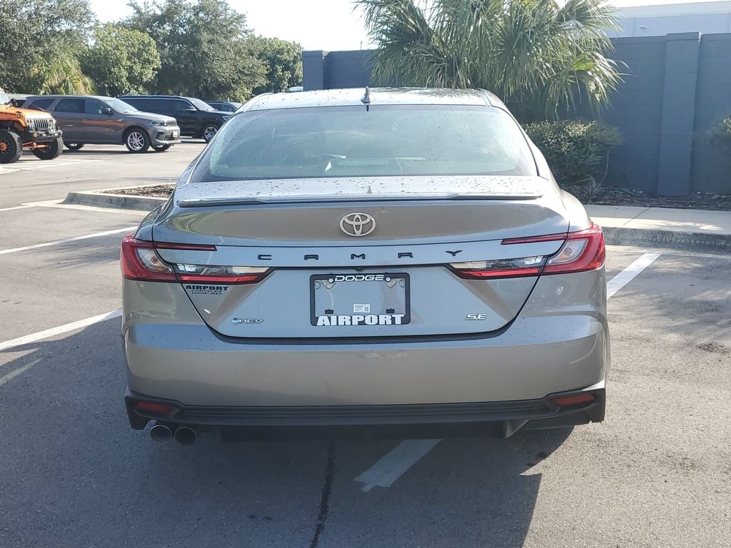 Used 2025  Toyota SE image 6