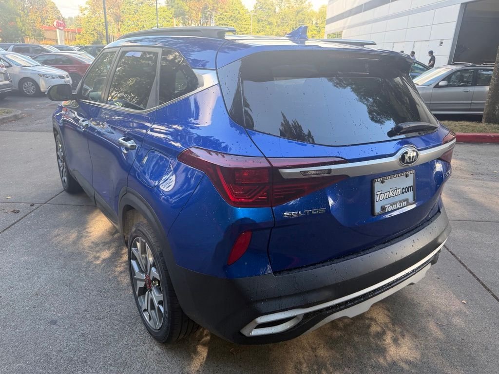 Used 2021 Neptune Blue Kia SX image 6