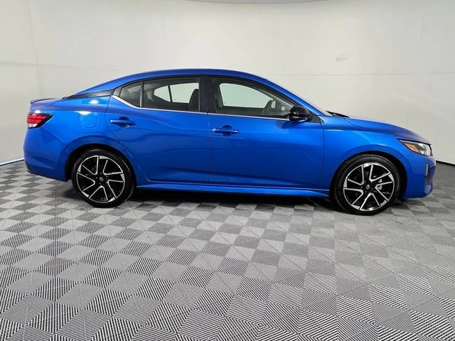 Used 2025 Blue Nissan SR image 8