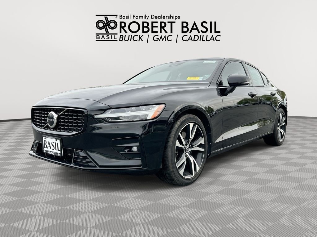 2024 Volvo S60 B5 Core Dark Theme's photo