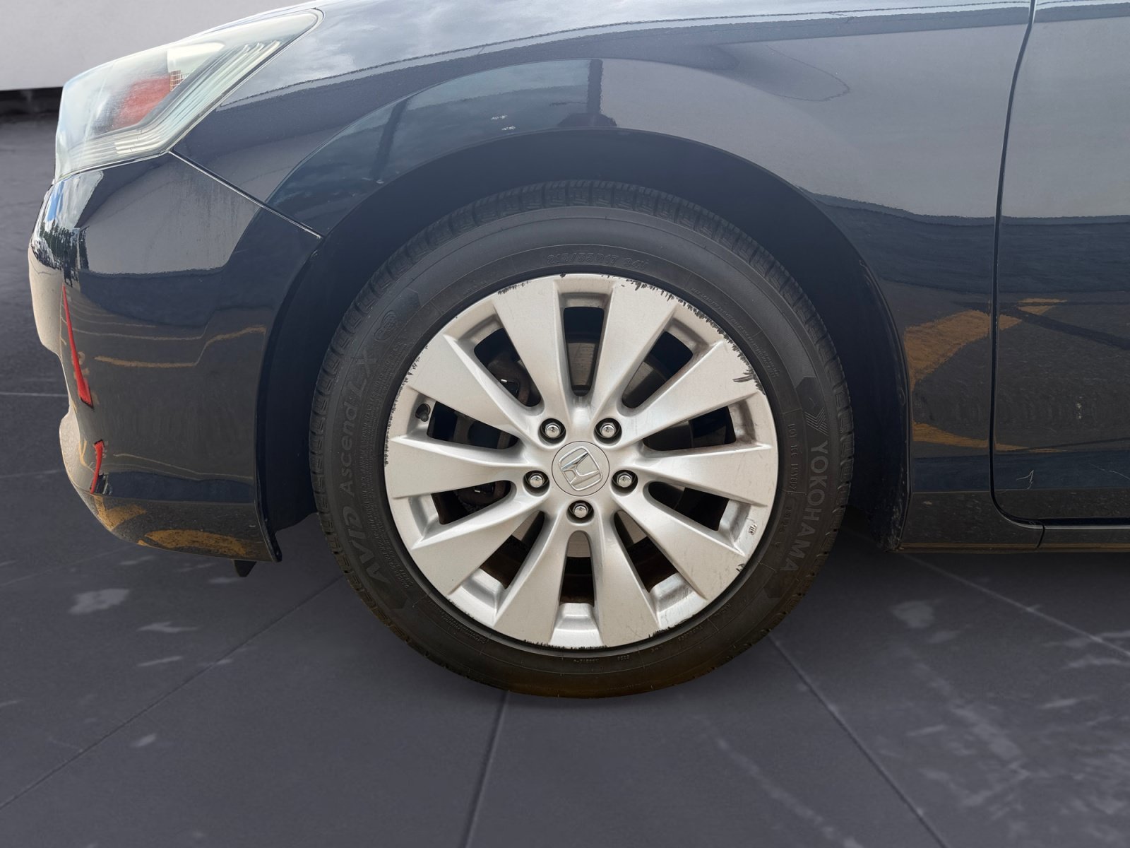 Used 2015 Black Honda EX-L image 42