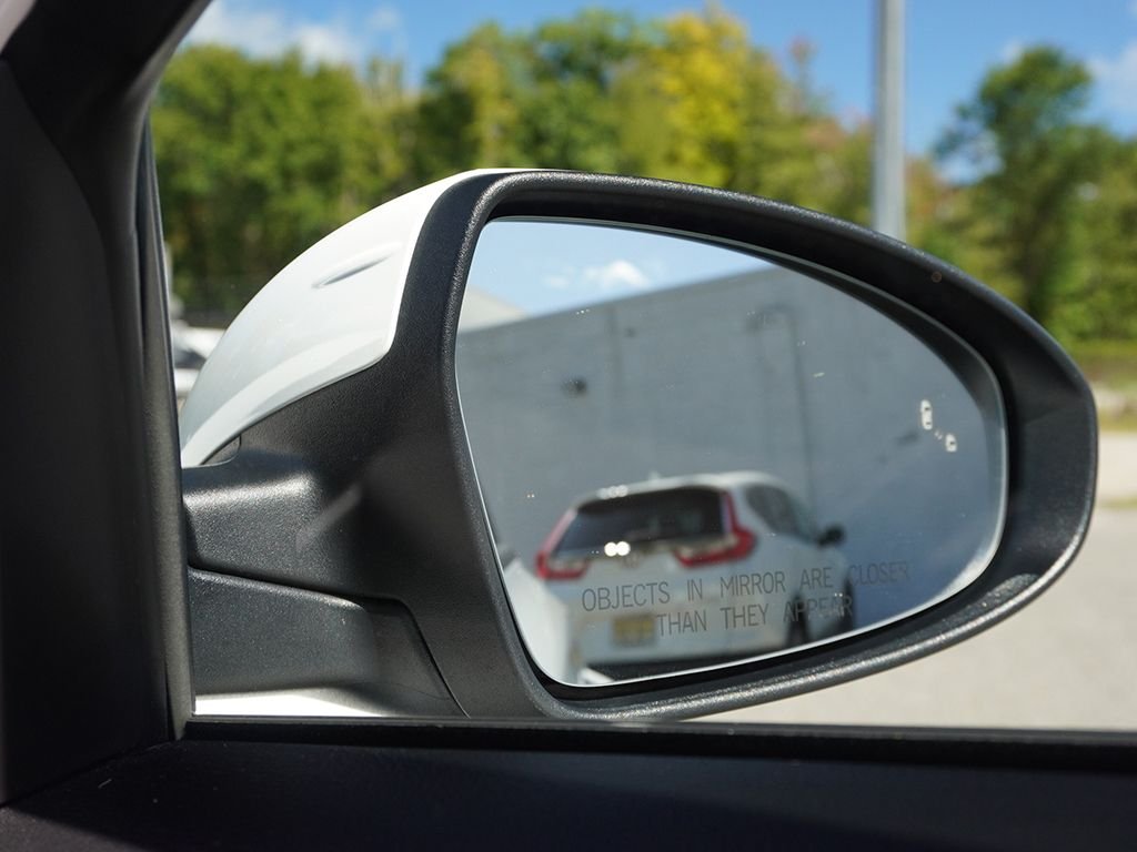 Used 2023 White Kia LXS image 33