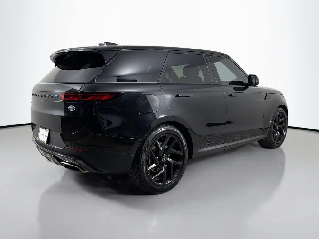Used 2023 Black Land Rover SE image 5