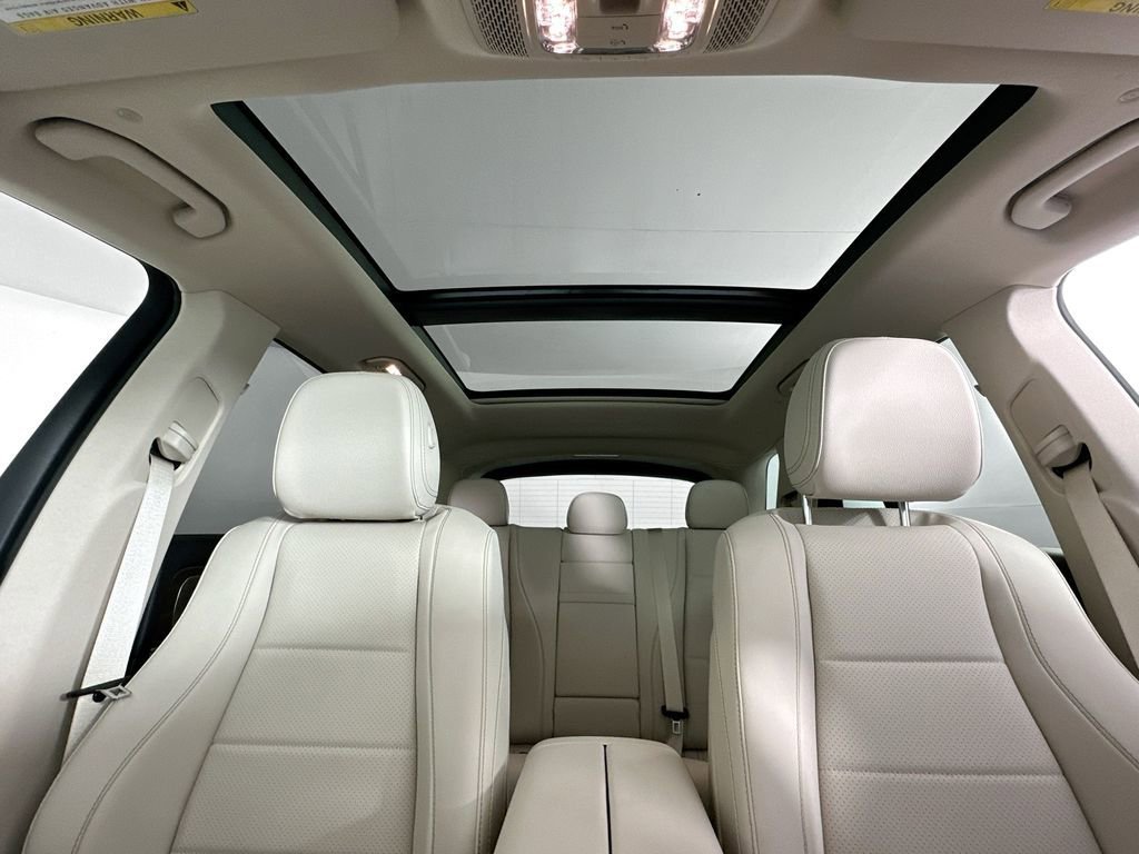 New 2026 MANUFAKTUR Moonlight White Metallic Mercedes-Benz GLE 450 image 57