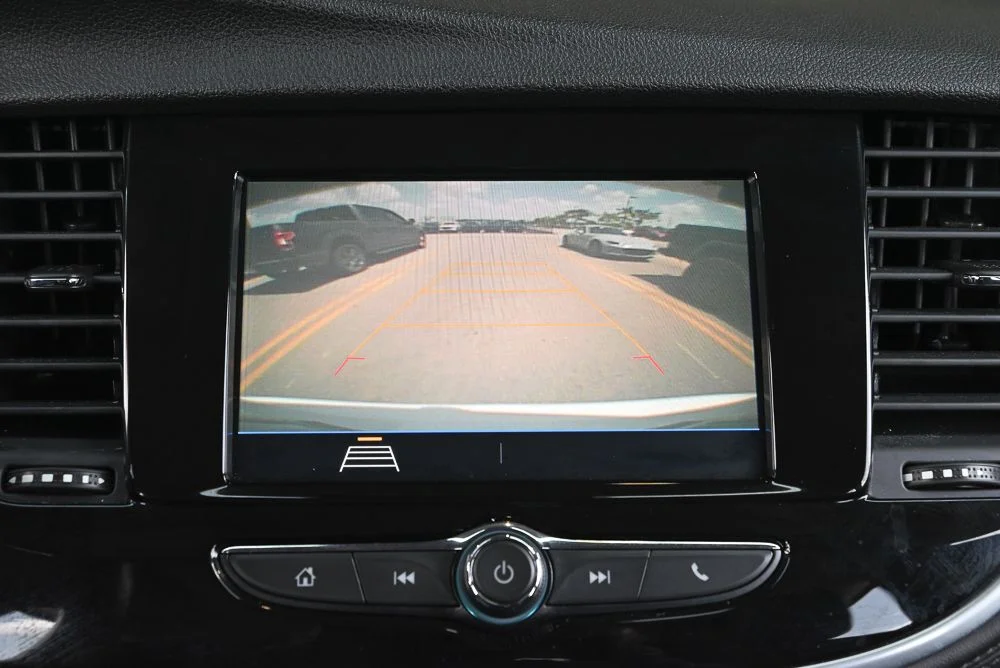 Used 2022 White Buick Preferred image 27