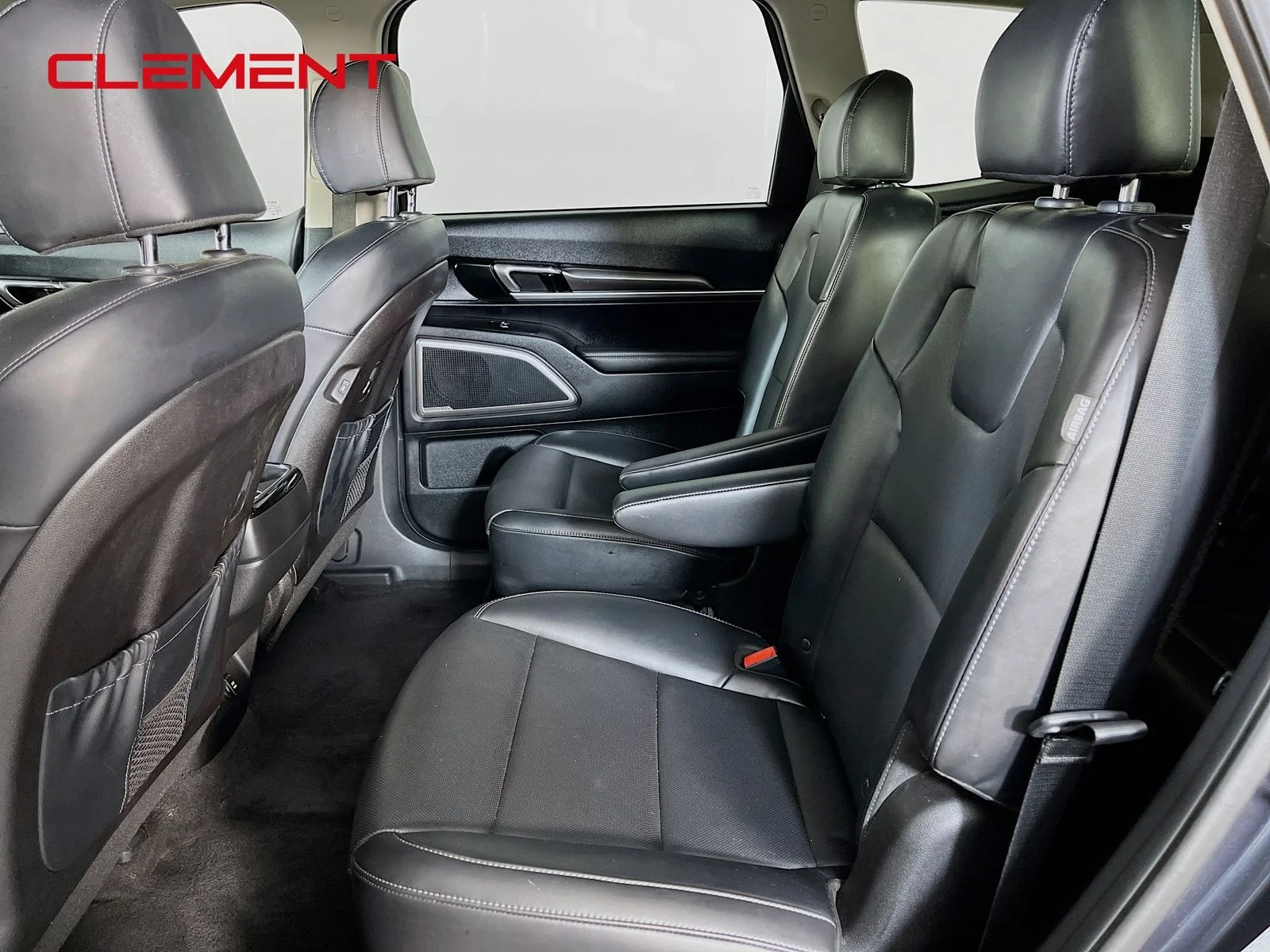 2024 Kia Telluride S - Photo 32