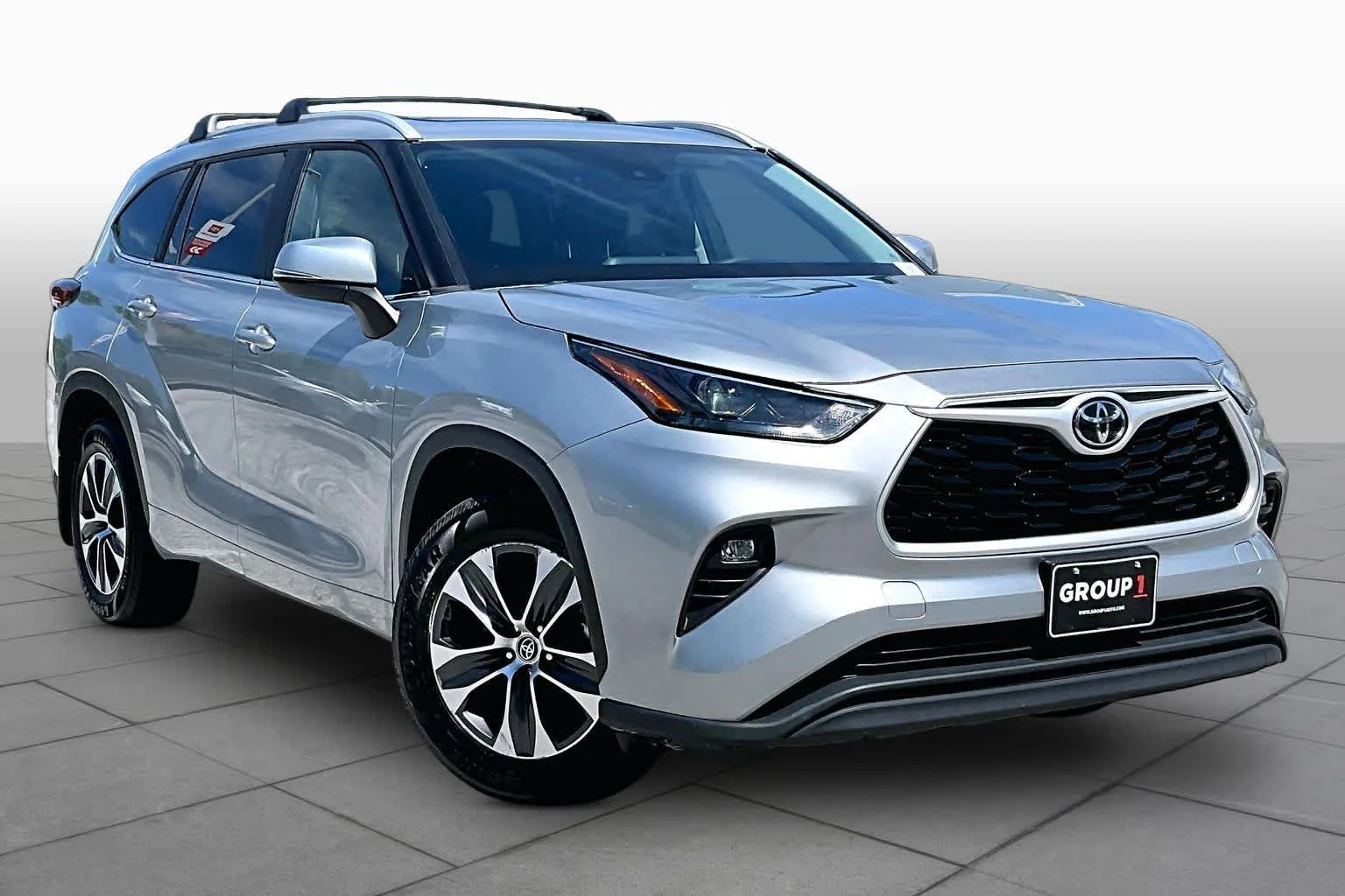 Used 2023 Celestial Silver Metallic Toyota XLE image 3