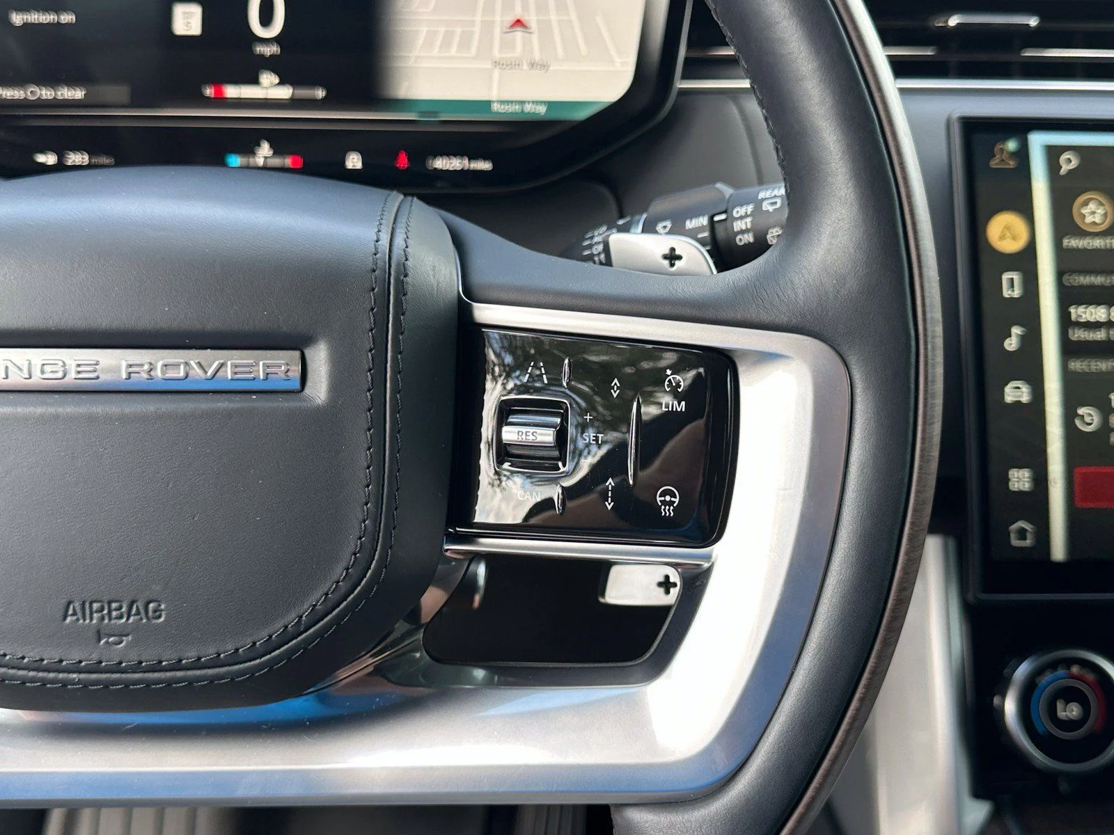 Used 2023  Land Rover SE image 36
