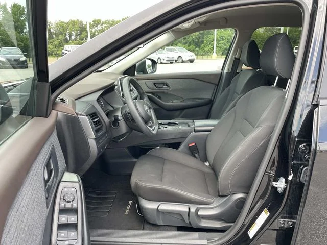 Used 2023 Black Nissan S image 13