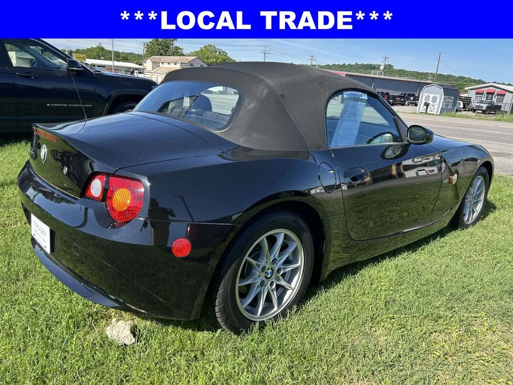 Used 2004 Black BMW 2.5i image 4
