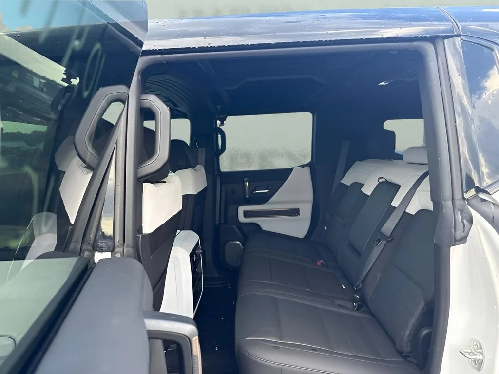 Used 2025 Interstellar White GMC 2X image 10