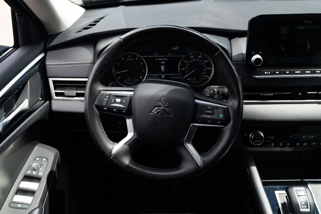 Used 2024 Black Mitsubishi SE image 11