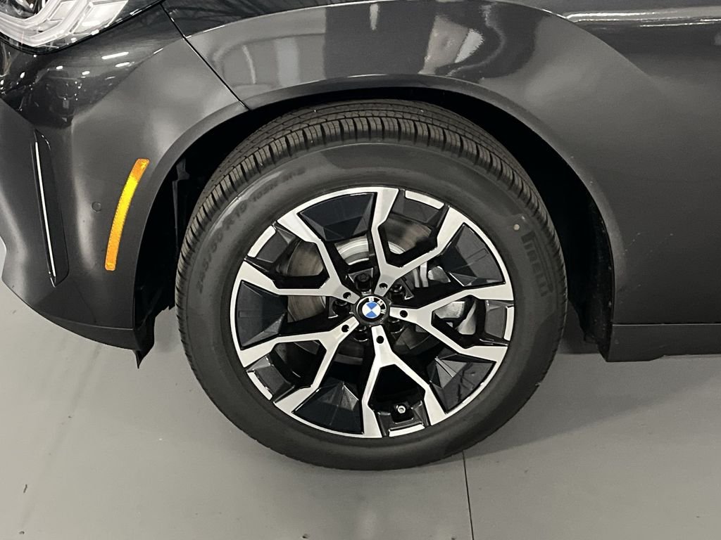 New 2026 Dark Graphite BMW 30 xDrive image 10