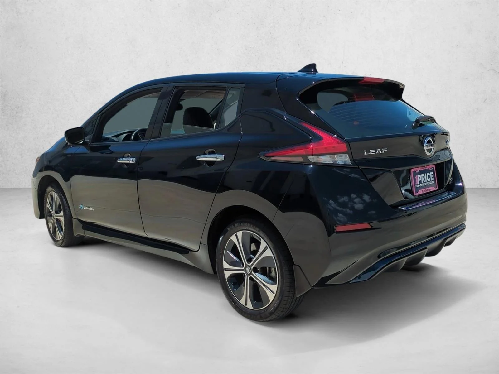 Used 2019 Super Black Nissan SL PLUS image 7