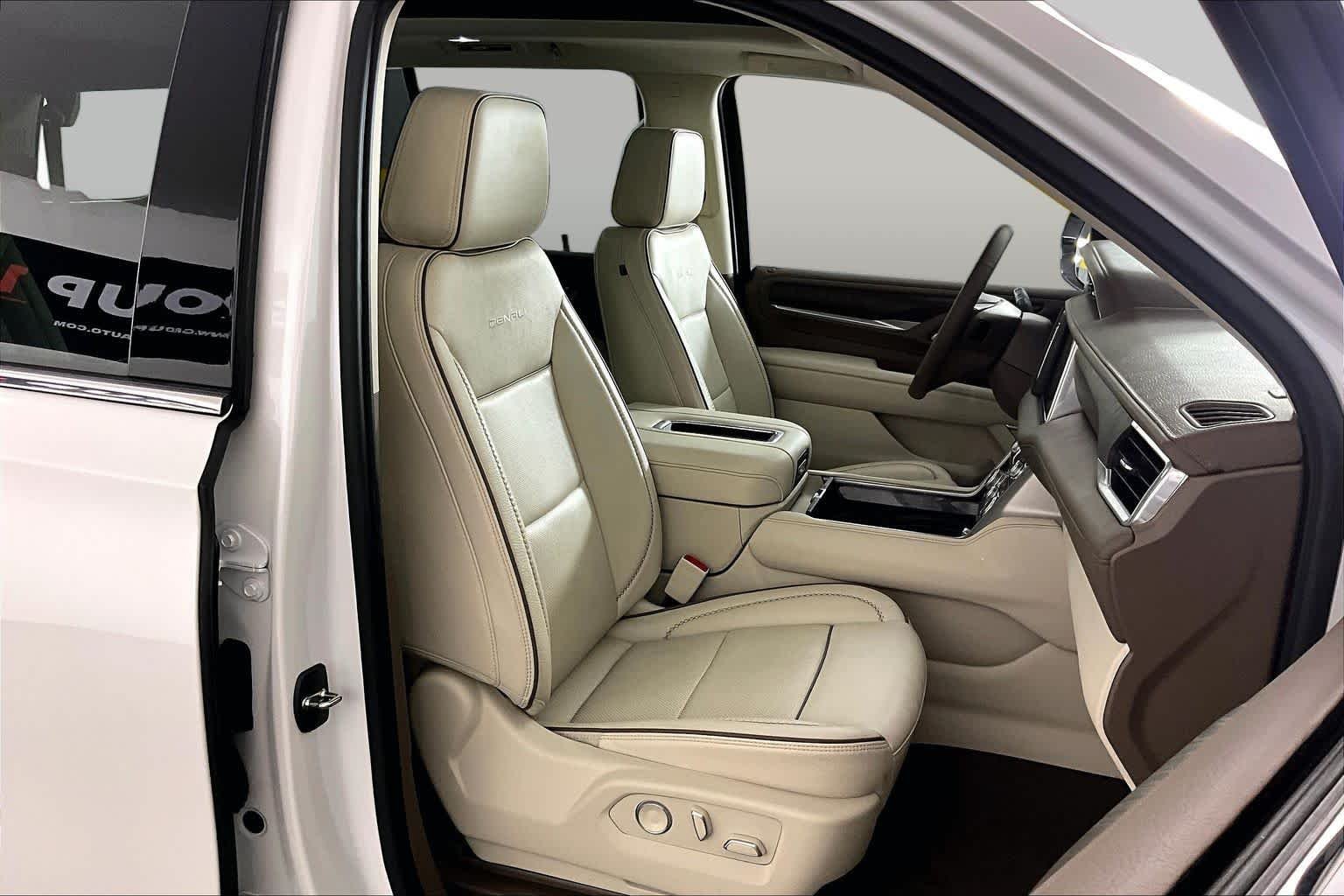 Used 2023 White Frost Tricoat GMC Denali image 8