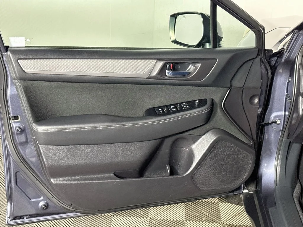 Used 2017 Gray Subaru 2.5i Premium image 10