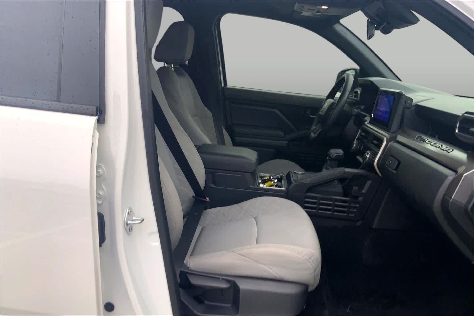 Used 2024 Ice Cap Toyota SR5 image 9