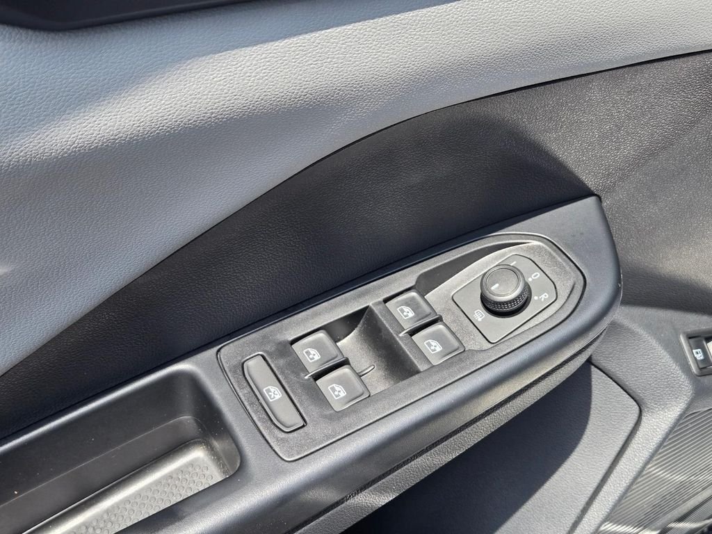 2023 Volkswagen Taos SE - Photo 12