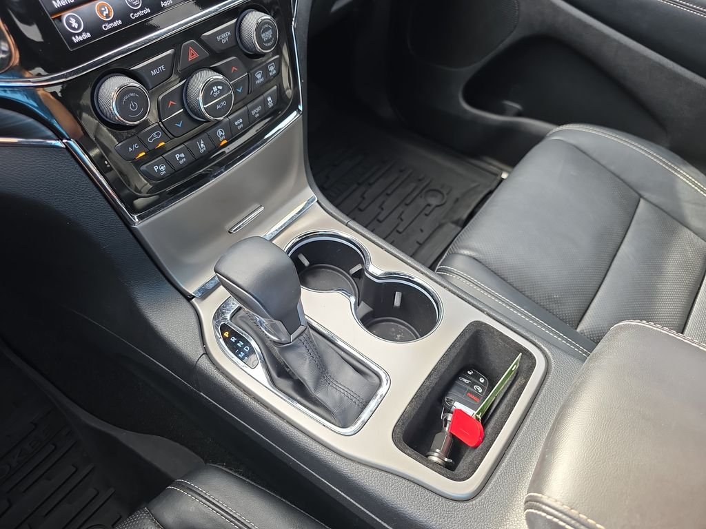 Used 2021 Granite Crystal Metallic Clearcoat Jeep Limited image 26