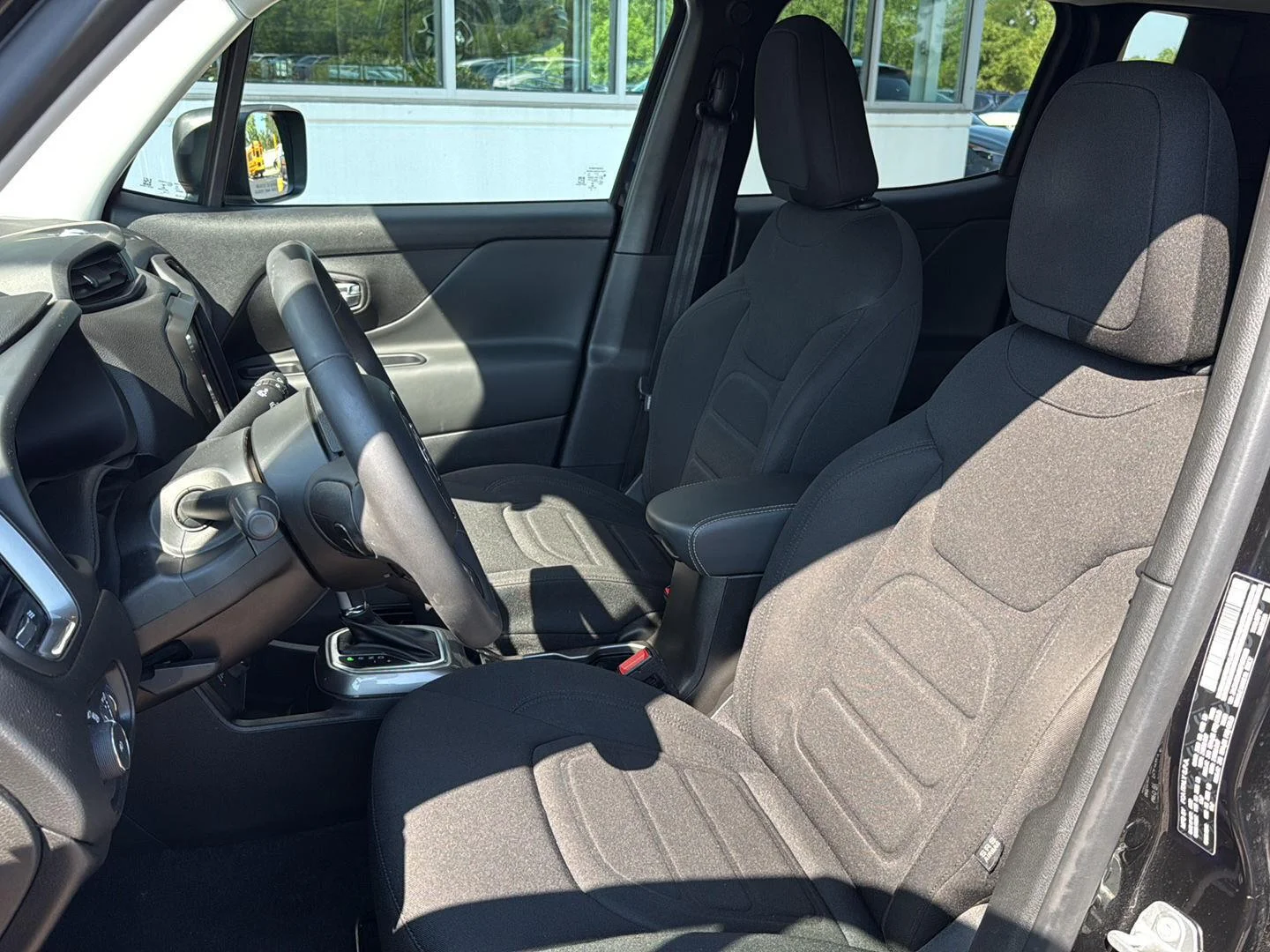 Used 2022 Black Clearcoat Jeep Latitude image 13