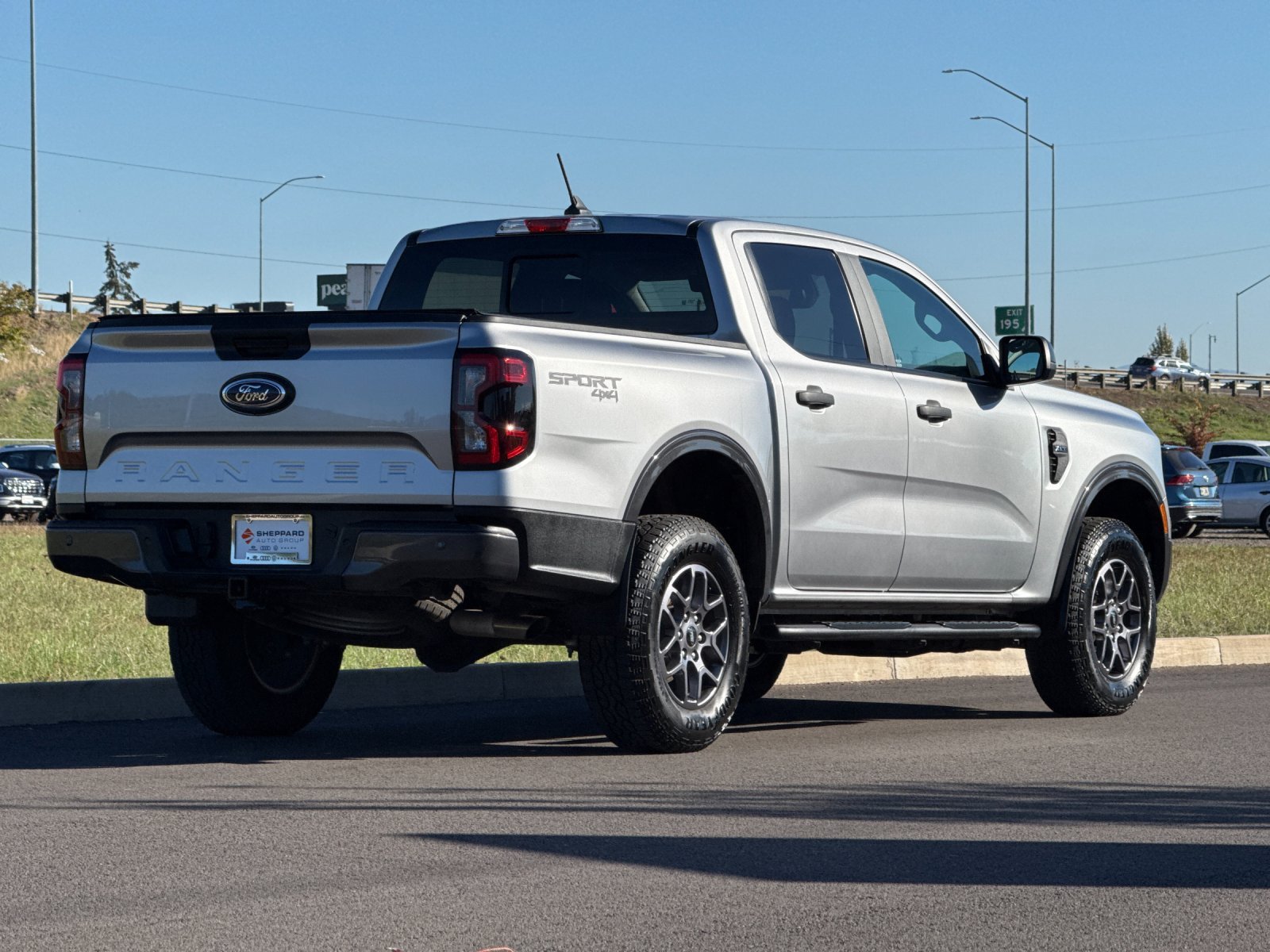 Used 2024 Silver Ford XLT image 3