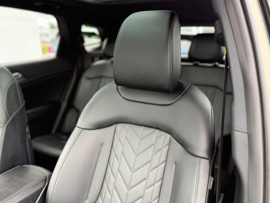 Used 2025 Green Kia X-Line image 10