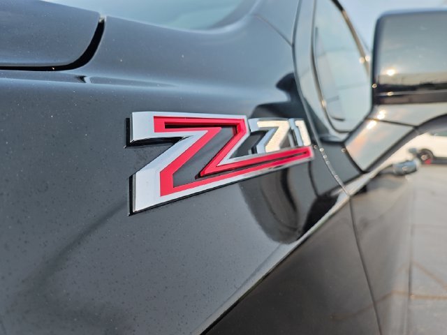 Used 2024 Black Chevrolet Z71 image 28