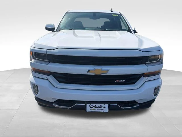 Used 2018 SUMMIT WHITE Chevrolet LT image 10