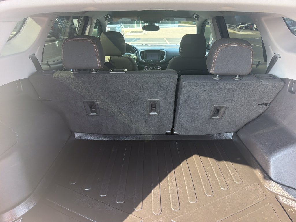 Used 2021 Silver GMC SLE image 9