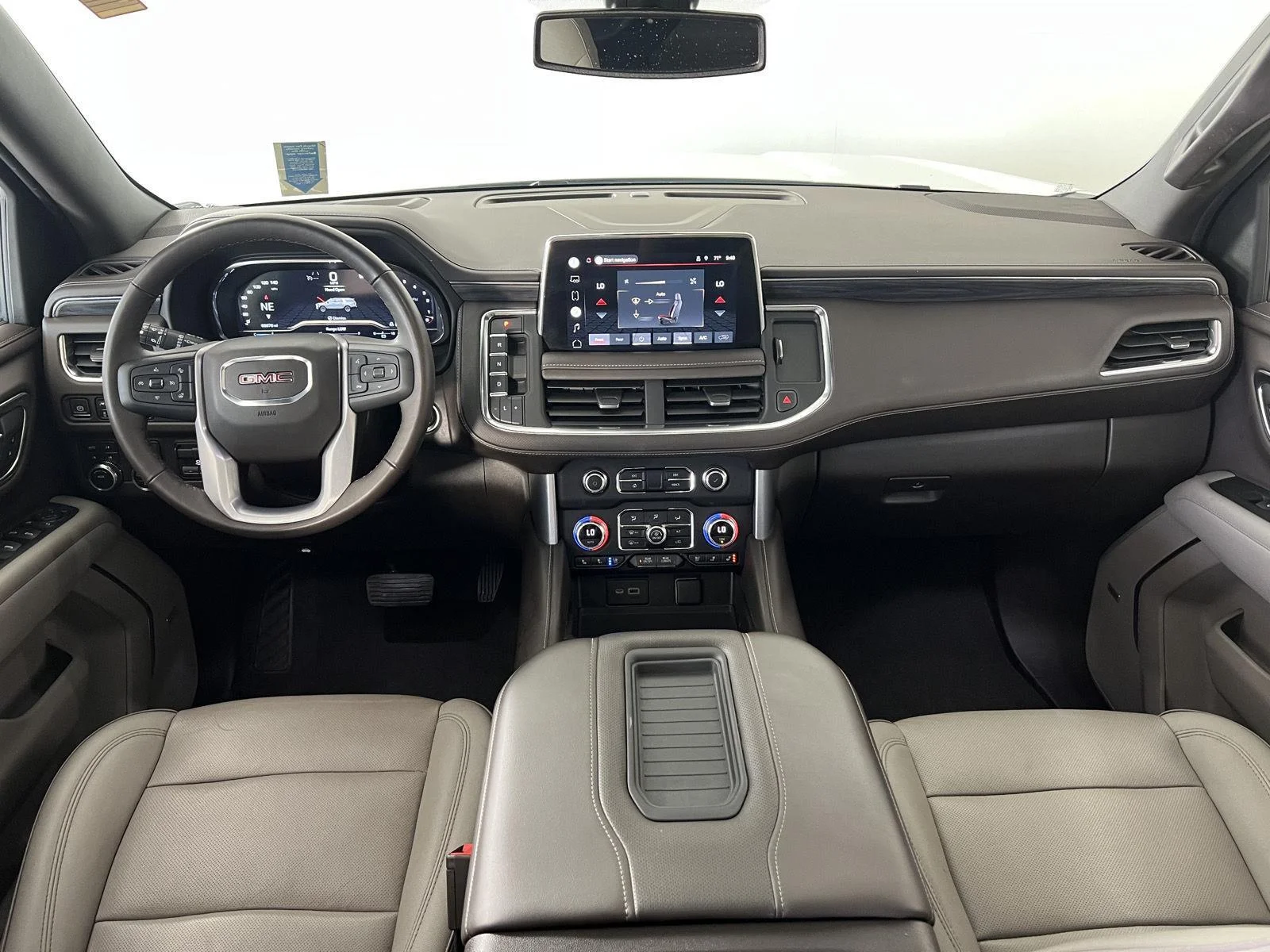 Used 2022 White Frost Tricoat GMC SLT image 26
