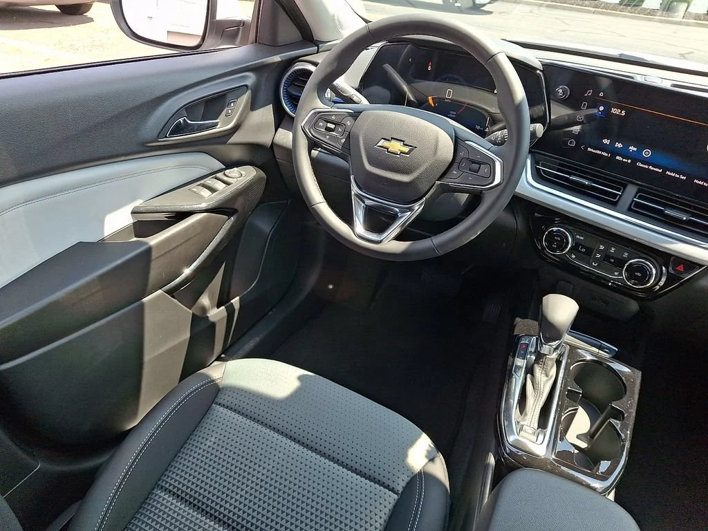 New 2026 Summit White Chevrolet LT image 10