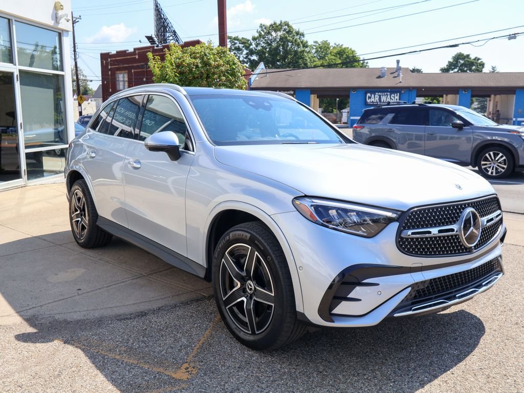 Used 2023 Silver Mercedes-Benz GLC 300 image 7